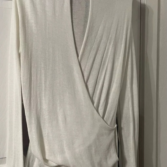 Lilly Pulitzer Sydelle Wrap Sweater, Ivory, Cashmere Blend, Size Medium - Picture 5 of 16